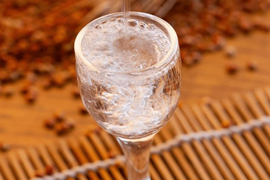 白酒行业发展前景预测_三个皮匠报告_专业券商研报下载平台