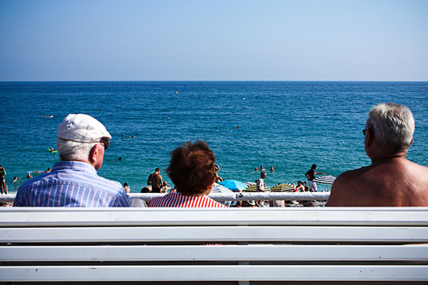 抱团养老有什么特点？存在的问题有哪些？