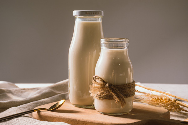 2022年植物奶的发展现状、竞争格局及发展趋势分析