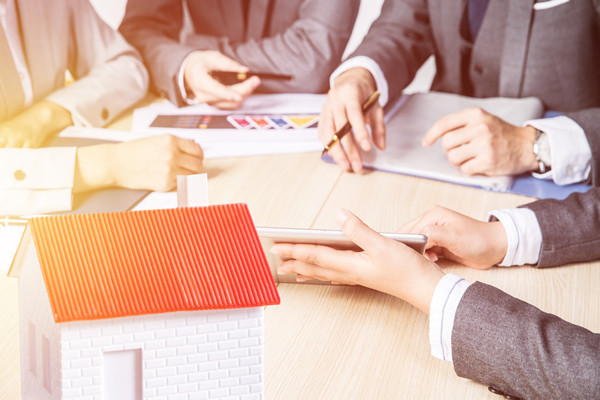 房地产行业逻辑有哪些？利差走势如何？