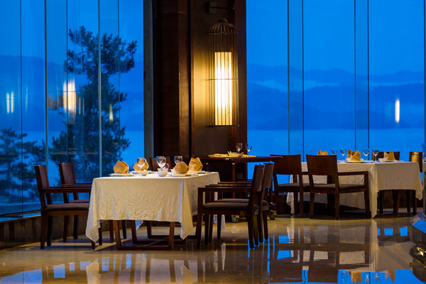 什么是全息餐厅？投影方案有哪些？