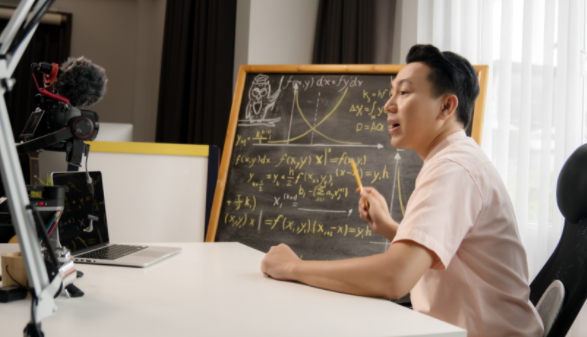 贝恩2021年美国高等教育报告：公立大学预计年收入下降4%至11%