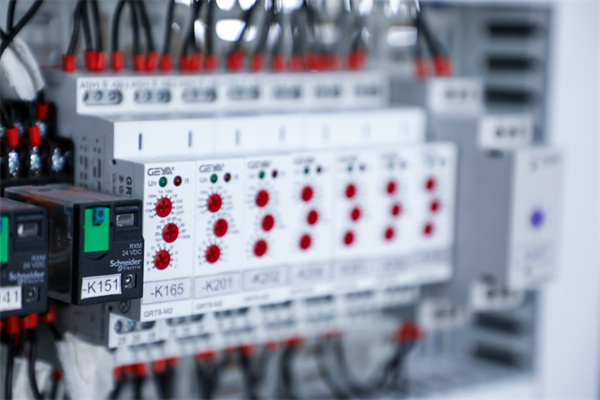 什么是中间继电器？作用是？工作原理简介