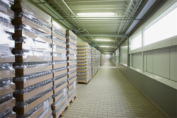 零库存管理是指什么？特点是？如何实现？