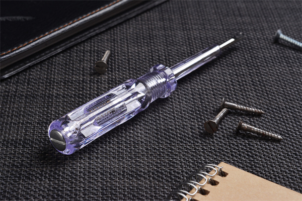 什么是试电笔？原理是？怎么用？