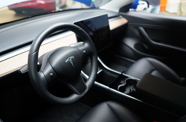 汽车的FSD是什么？有哪些功能？特斯拉FSD介绍