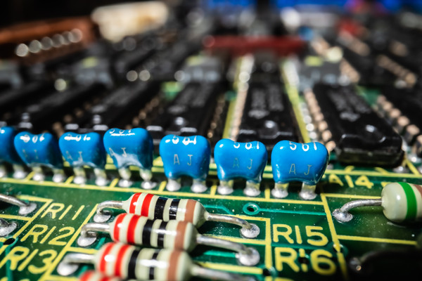 什么是纸介电容器？构造是什么样的？应用一览