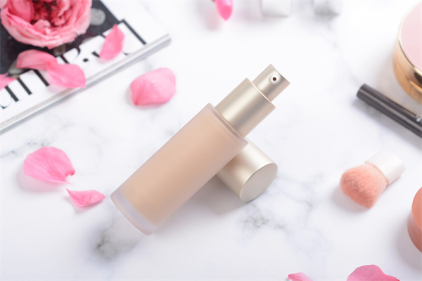 GutCheck：天然优质粉底消费者态度和使用研究报告.pdf(附下载)