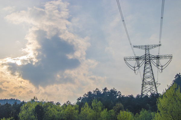 直流输电技术是什么？优缺点有？