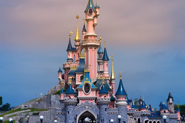 香港迪士尼去年亏27亿港元，迪士尼模式分析及弊端介绍