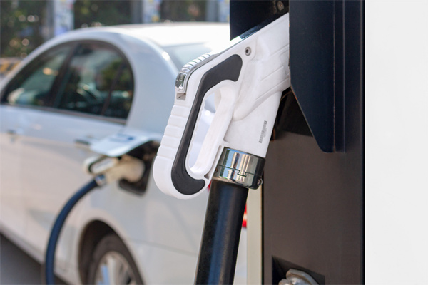 什么是纯电动汽车？优缺点有哪些？