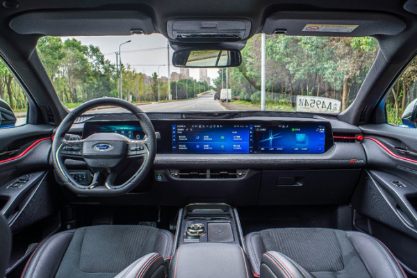 智能坐舱是什么？主要构成和应用场景介绍