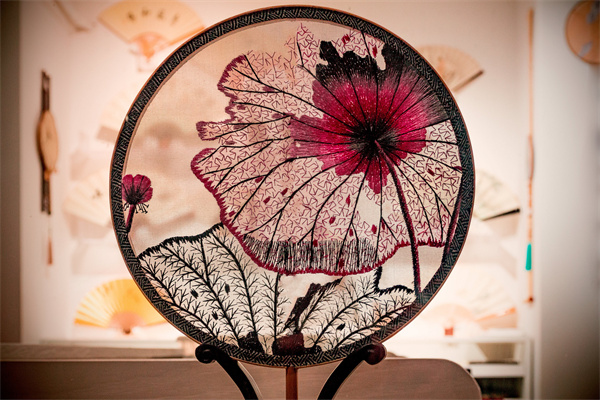 ​Daxue Consulting：2022年中国时尚行业报告-中国奢侈品牌的崛起.pdf(附下载)