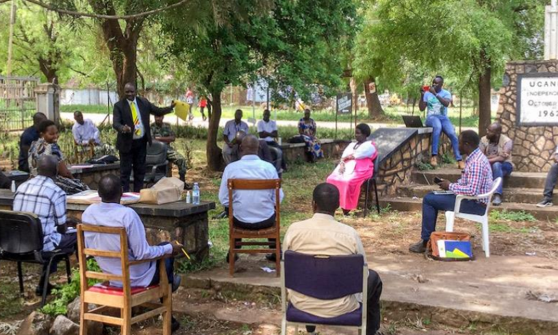 信任缺失对全球新冠疫苗的推出构成了什么威胁?怎样才能解决信任缺失问题?