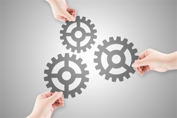 什么是产业共生？特征包括？