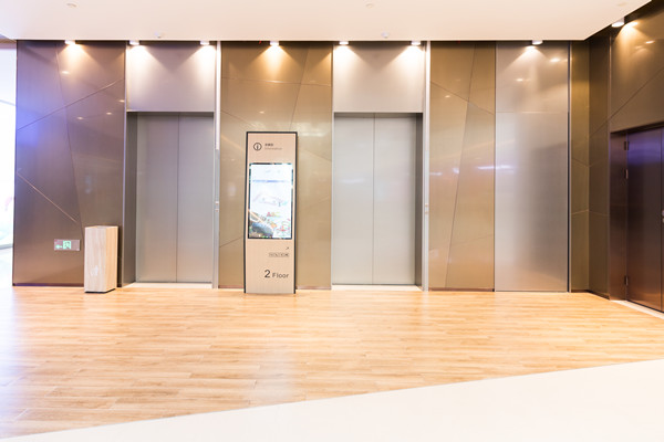 电梯广告可以分为哪些类型？电梯广告产业链及行业龙头介绍