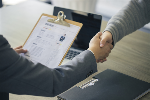 Gem：2022年招聘趋势白皮书-数据、多样性、雇主品牌和候选人体验.pdf(附下载)